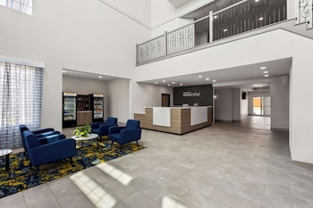 quality inn and suites la porte
