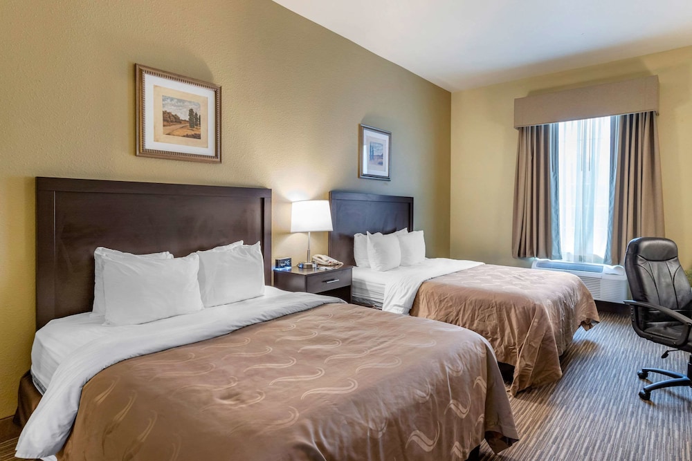quality inn and suites la porte