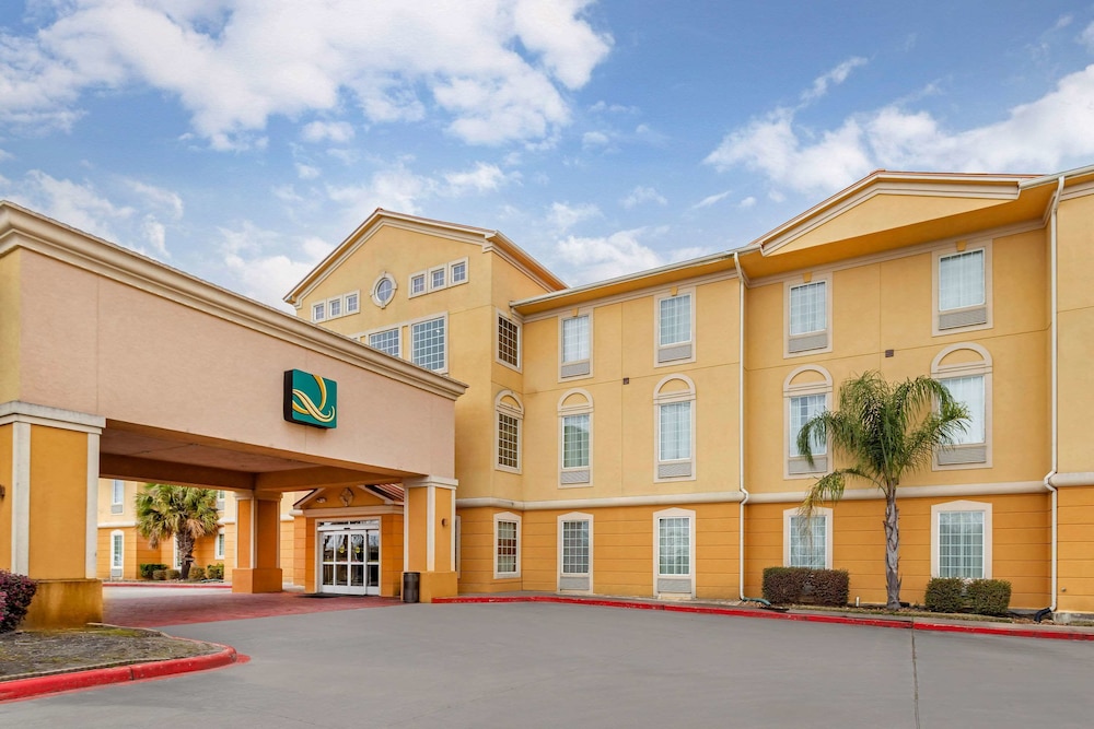 quality inn and suites la porte