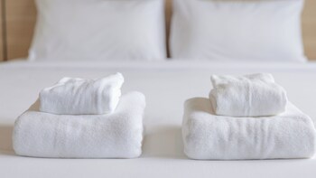 b2 surat thani boutique and budget hotel