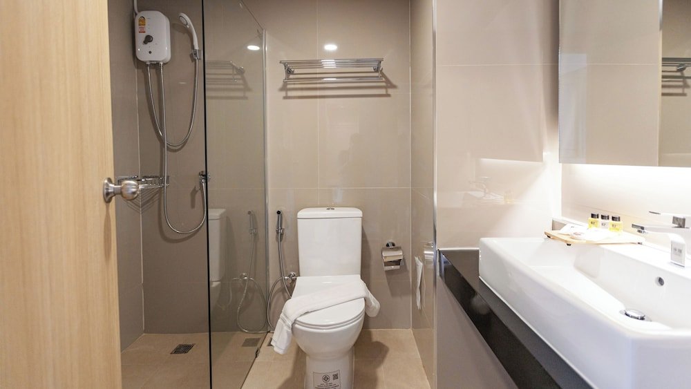 b2 surat thani boutique and budget hotel