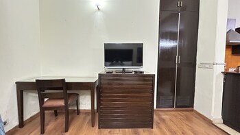 Park Modern 1Bhk Dlf Phase 2 Cyber City,India>>Gurugram,2.5 star