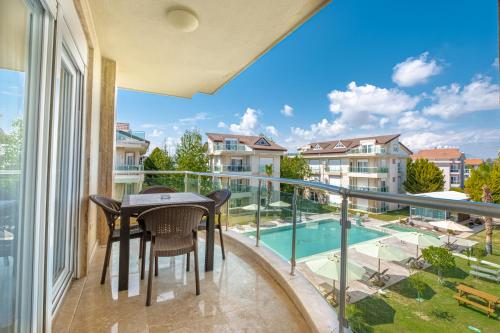 belek deluxe suit
