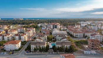 belek deluxe suit