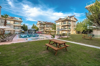 belek deluxe suit