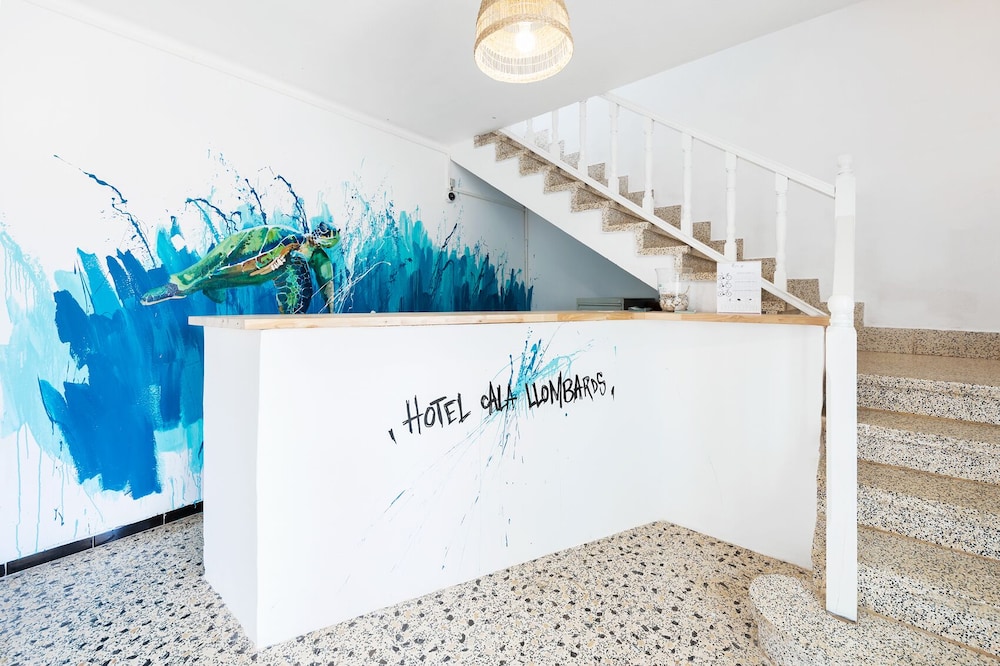 hostal cala llombards