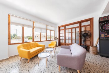 hostal cala llombards