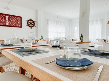 hostal cala llombards