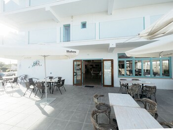 hostal cala llombards