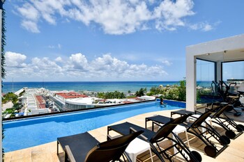 one paralia studio by casago