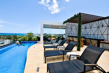 one paralia studio by casago