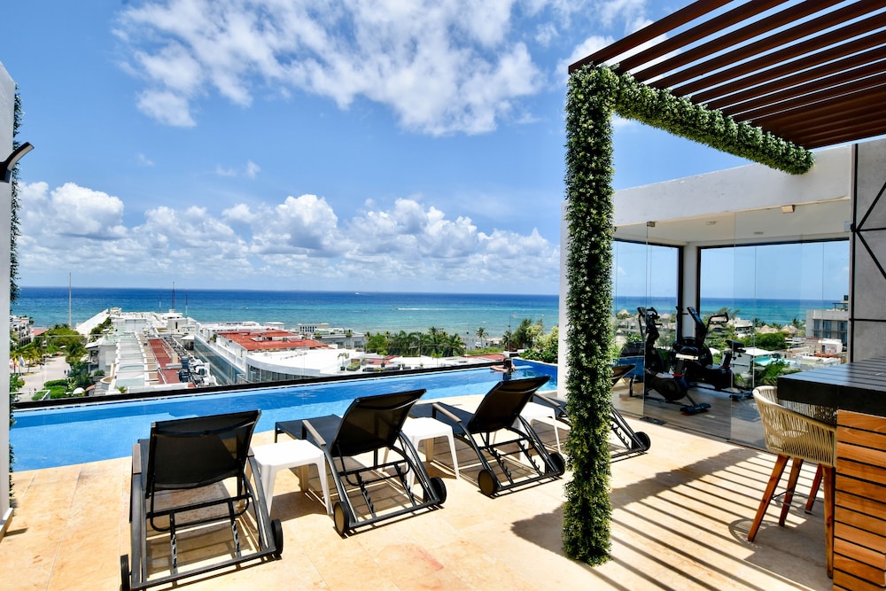 one paralia studio by casago