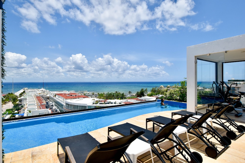 one paralia studio by casago