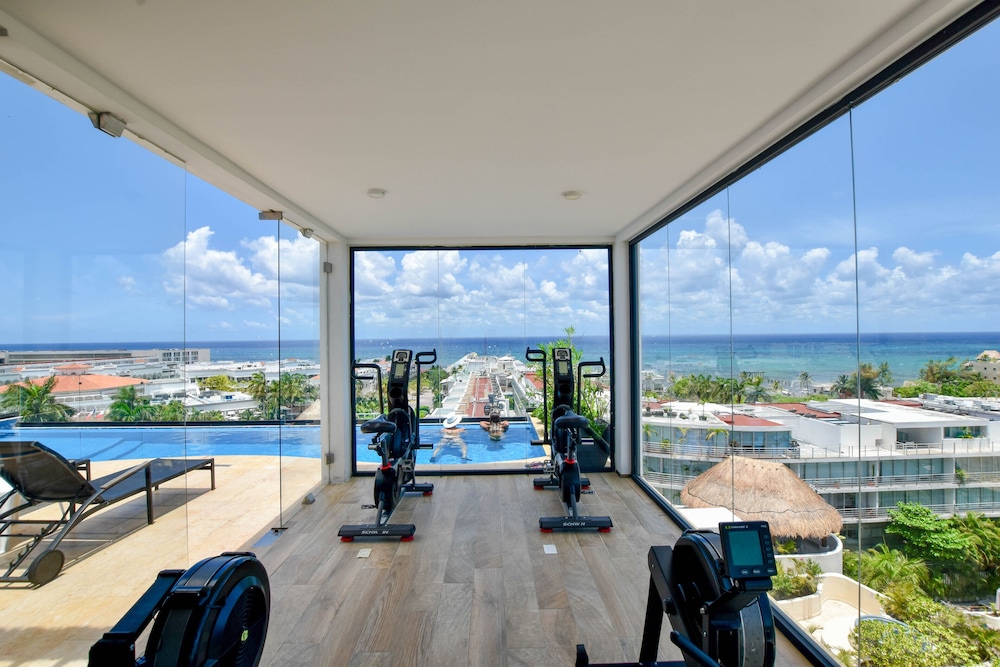 one paralia studio by casago