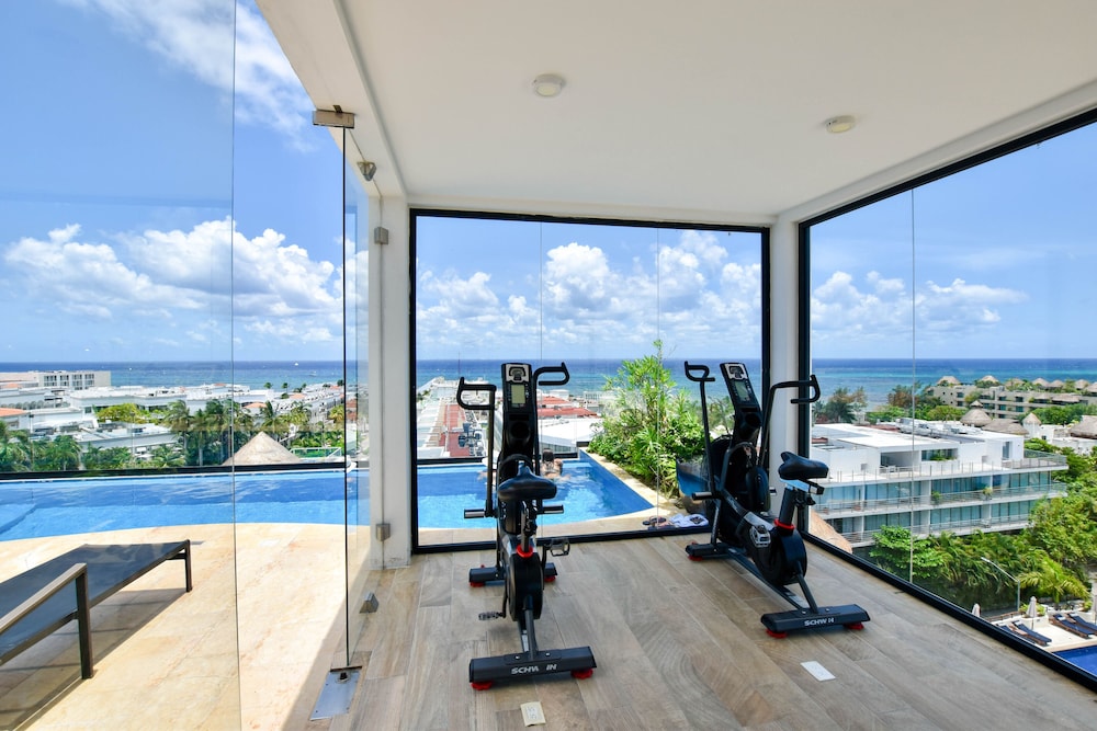 one paralia studio by casago