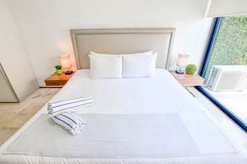 one paralia studio by casago