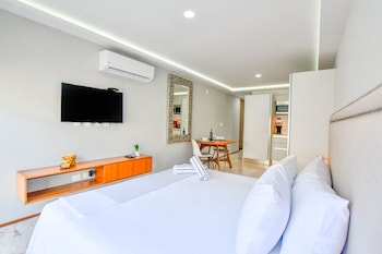 one paralia studio by casago