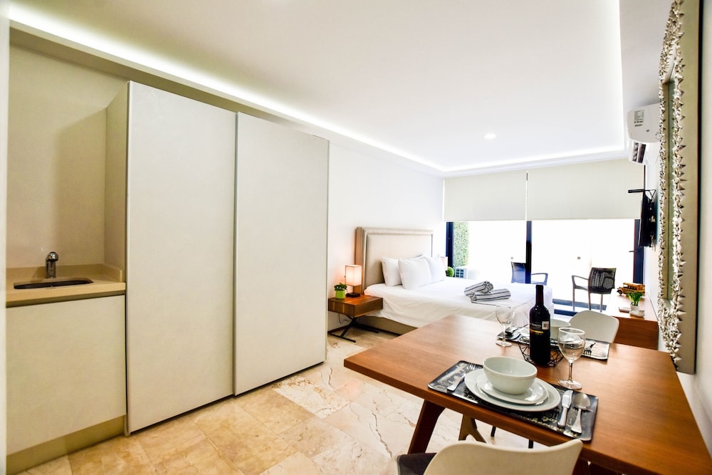 one paralia studio by casago