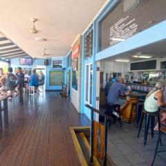 marine hotel cardwell