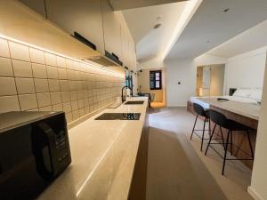 weave suites midtown