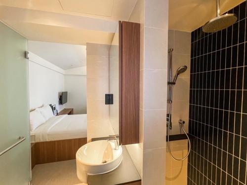 weave suites midtown