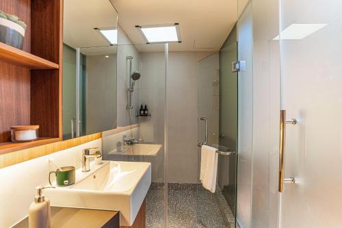 weave suites midtown