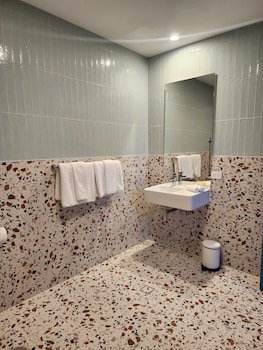 peninsula hotel motel