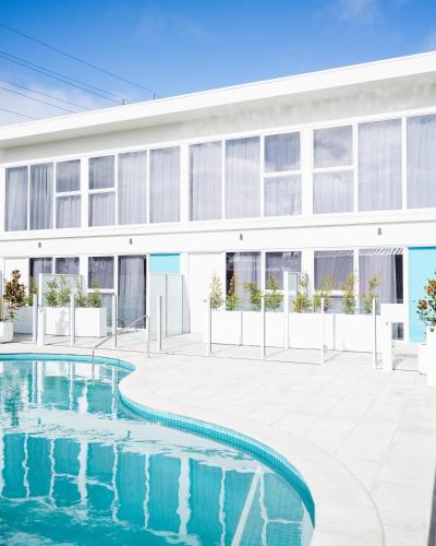 peninsula hotel motel