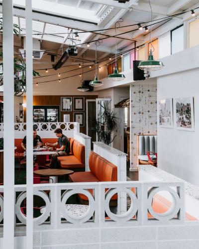 peninsula hotel motel