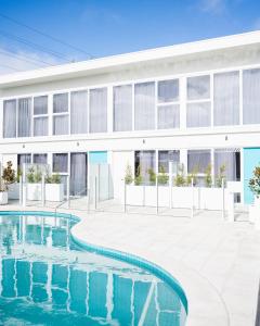 peninsula hotel motel