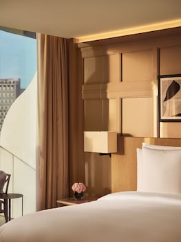 the lana dorchester collection