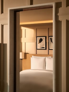 the lana dorchester collection