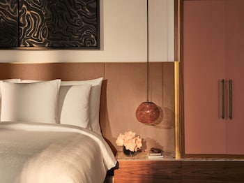 the lana dorchester collection