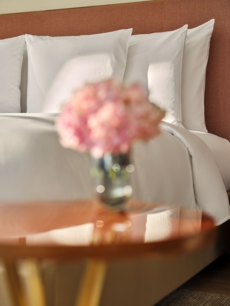 the lana dorchester collection