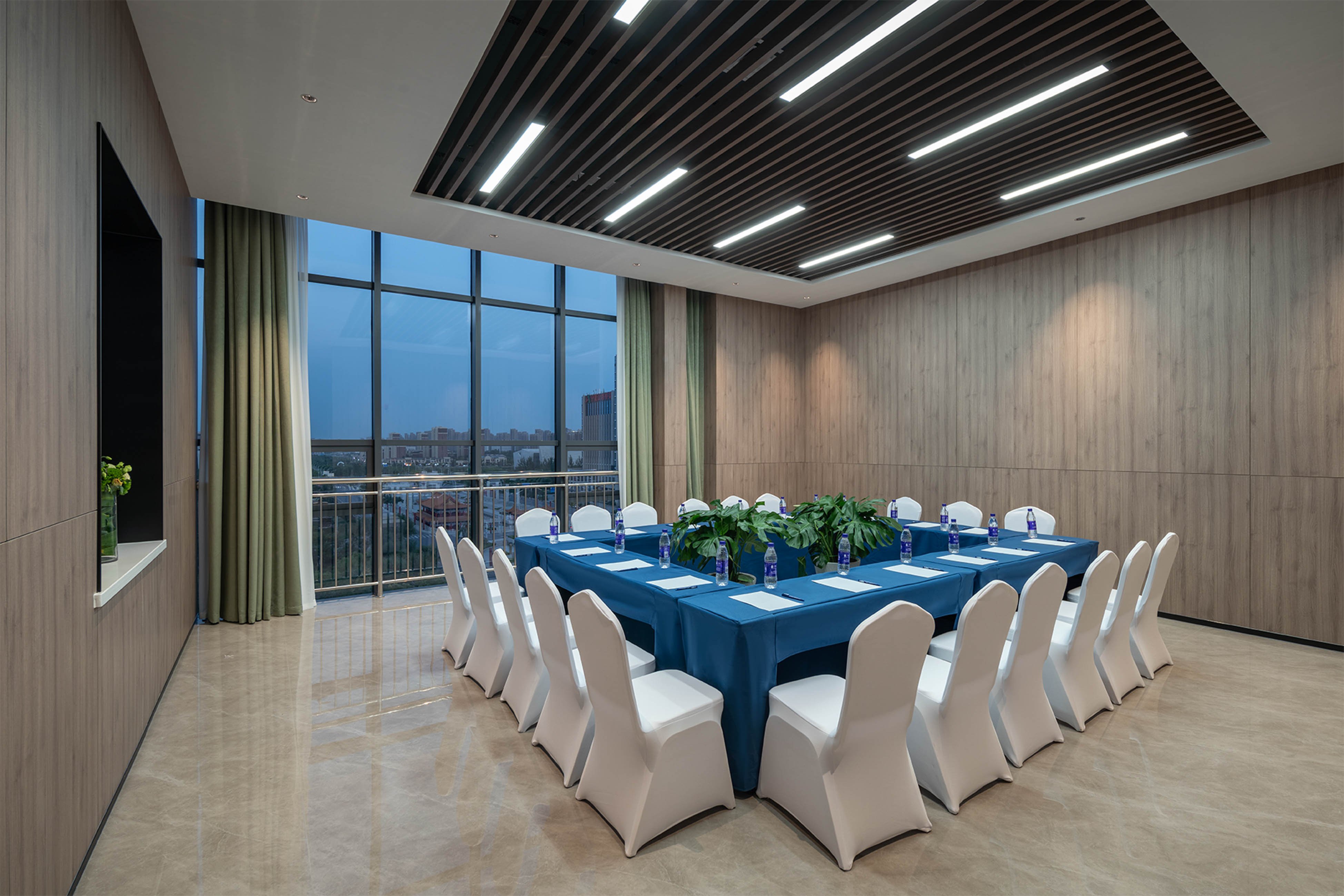 holiday inn express yinchuan yuehai an ihg hotel
