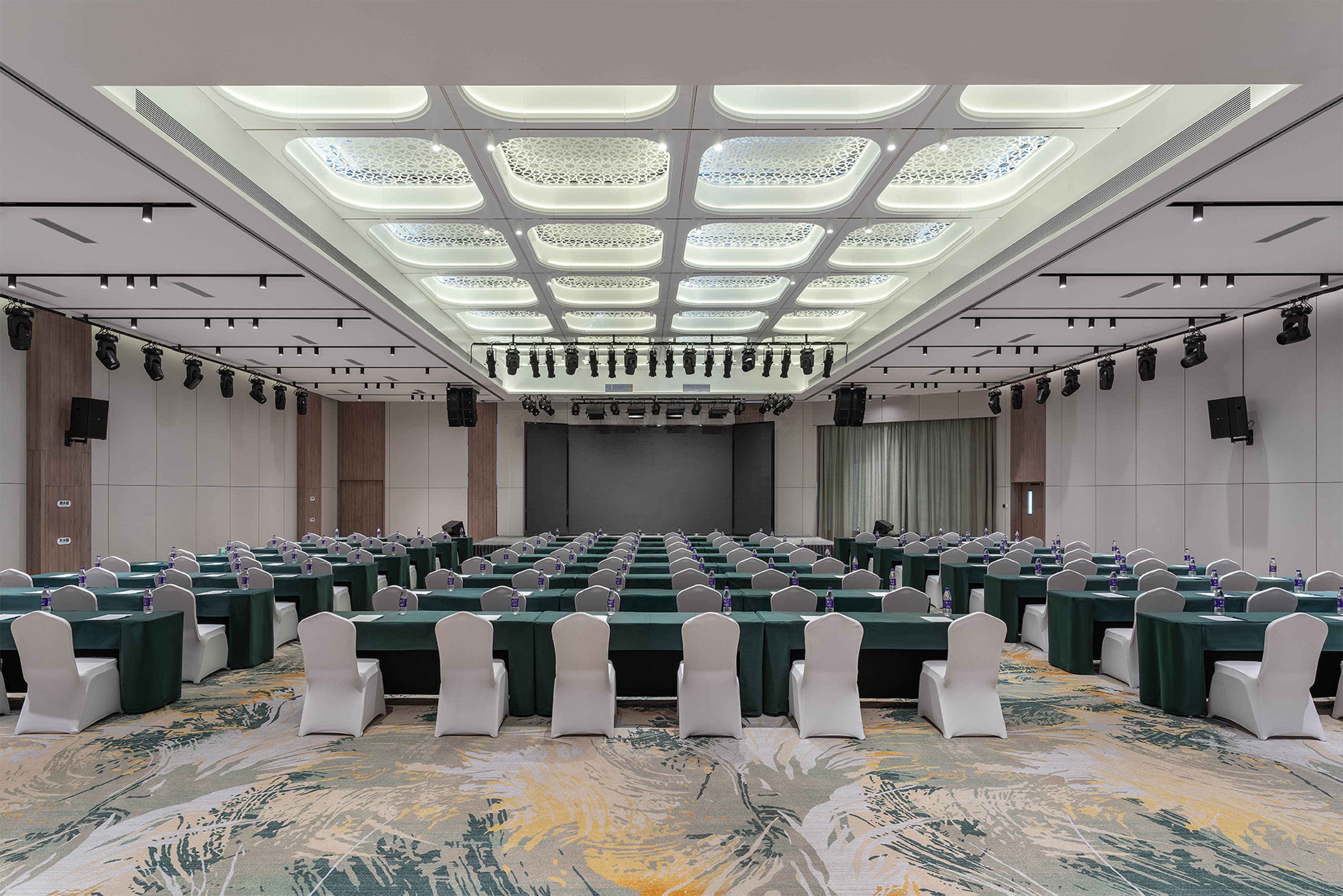 holiday inn express yinchuan yuehai an ihg hotel