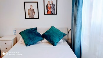 hostal estudios