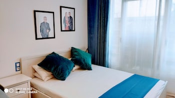 hostal estudios