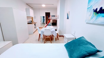 hostal estudios