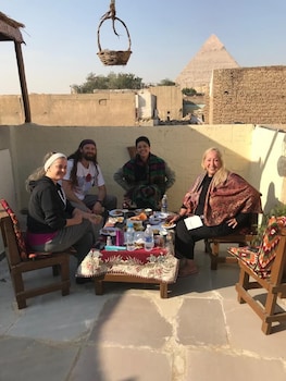 pyramids lounge