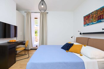 boutique garden rooms