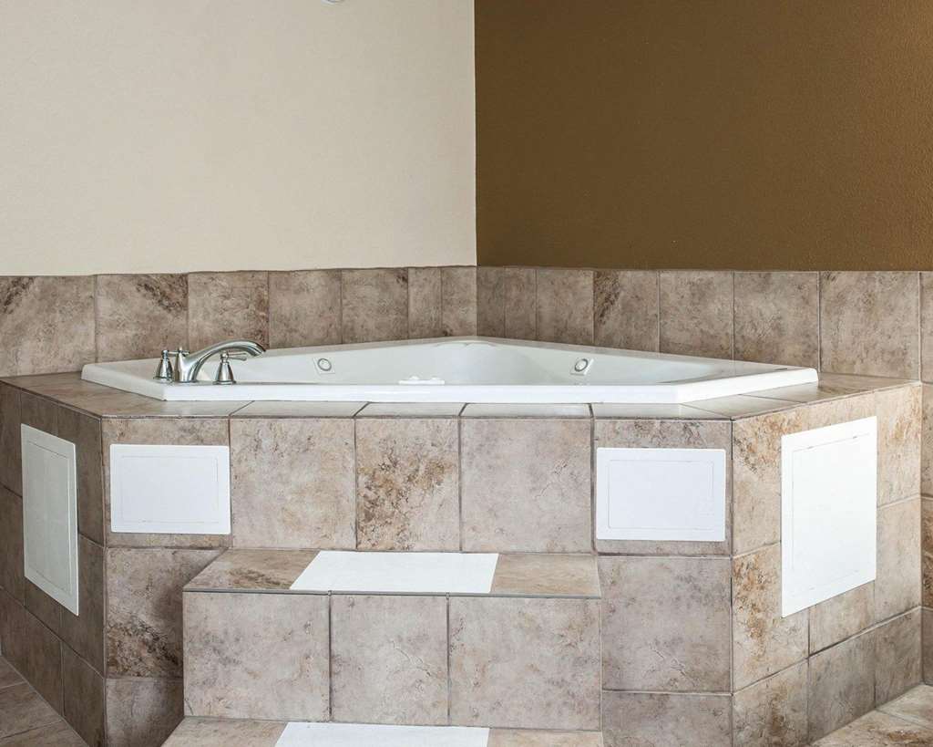 quality inn terre haute university area