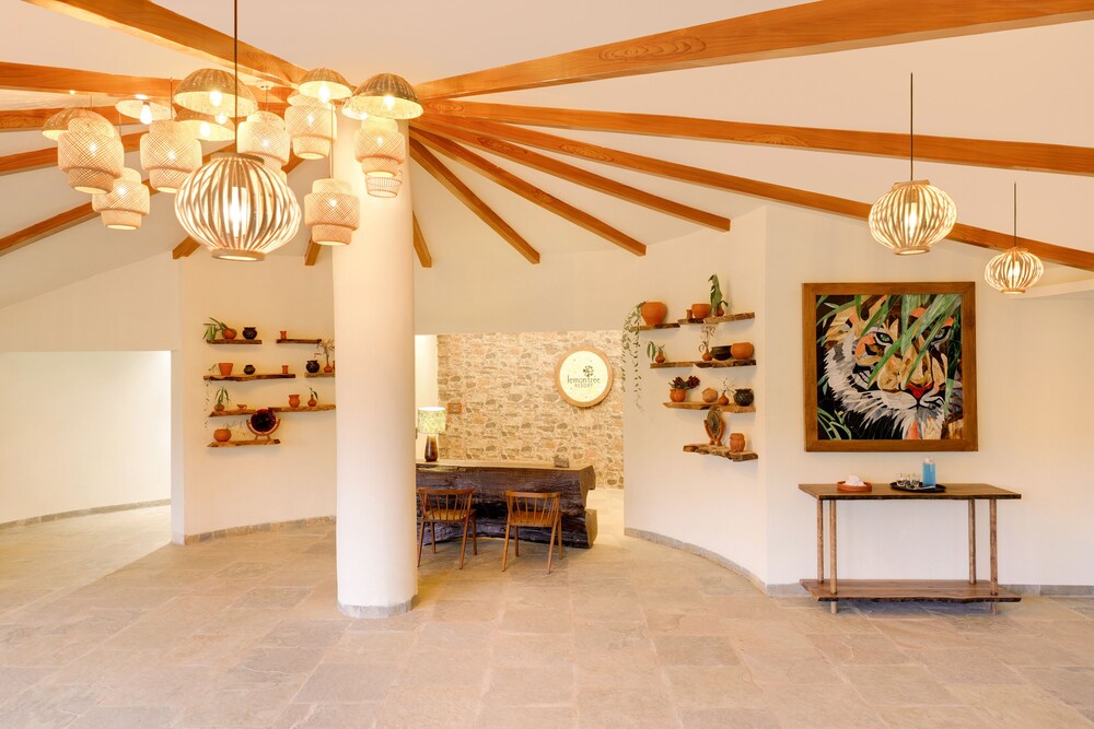 lemon tree wildlife resort kanha