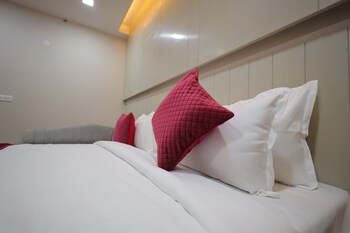 hotel taj crown plaza