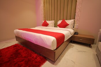 hotel taj crown plaza