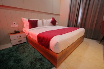 hotel taj crown plaza