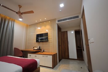 hotel taj crown plaza