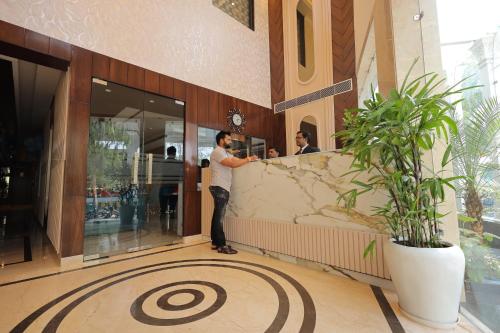 hotel taj crown plaza