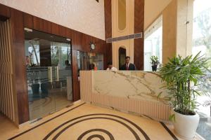 hotel taj crown plaza