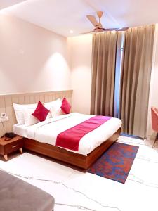 hotel taj crown plaza